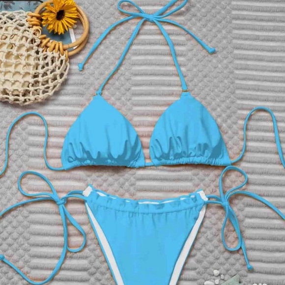 Bikini - Picture 2 of 2